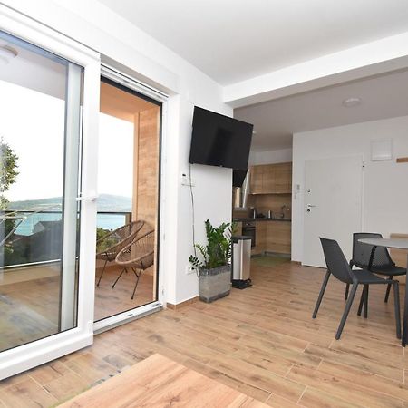 Apartman Bela ทิสโน ภายนอก รูปภาพ
