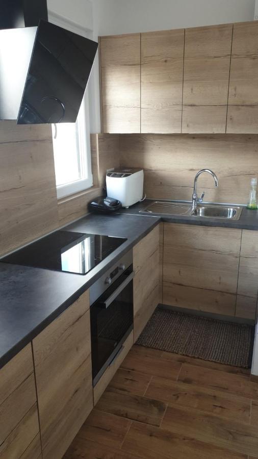 Apartman Bela ทิสโน ภายนอก รูปภาพ