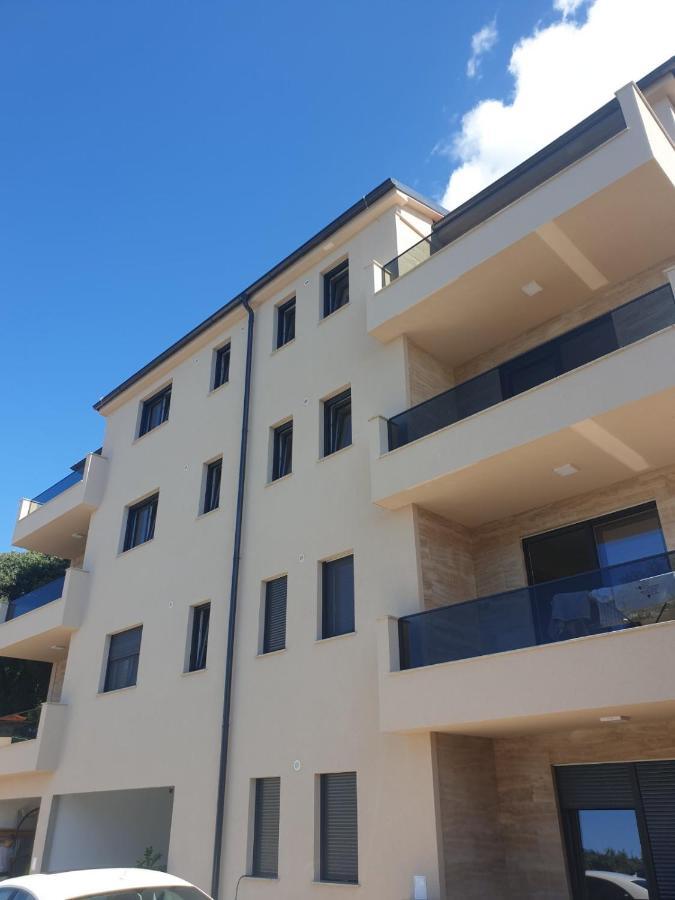 Apartman Bela ทิสโน ภายนอก รูปภาพ